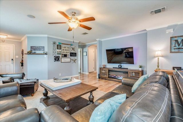 519 S Pauley DR, Hutto, TX 78634