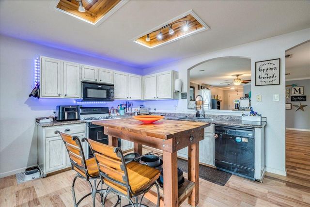 519 S Pauley DR, Hutto, TX 78634