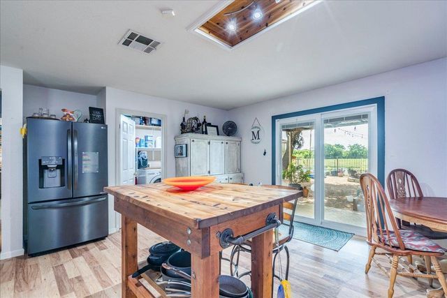 519 S Pauley DR, Hutto, TX 78634