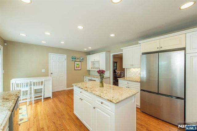 7 Natalie, West Caldwell, NJ 07006