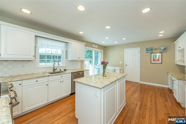 7 Natalie, West Caldwell, NJ 07006