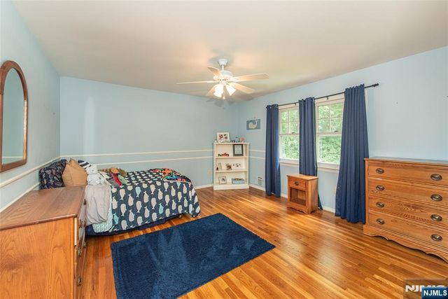 7 Natalie, West Caldwell, NJ 07006