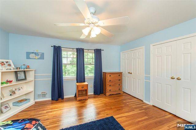 7 Natalie, West Caldwell, NJ 07006