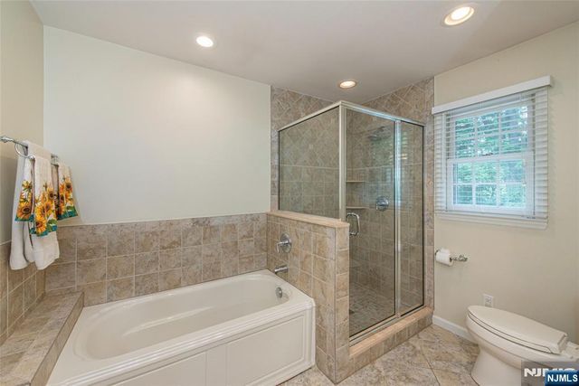 7 Natalie, West Caldwell, NJ 07006
