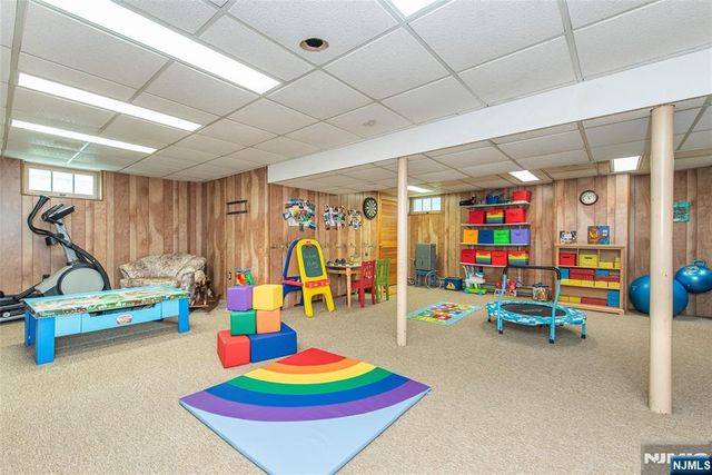 7 Natalie, West Caldwell, NJ 07006
