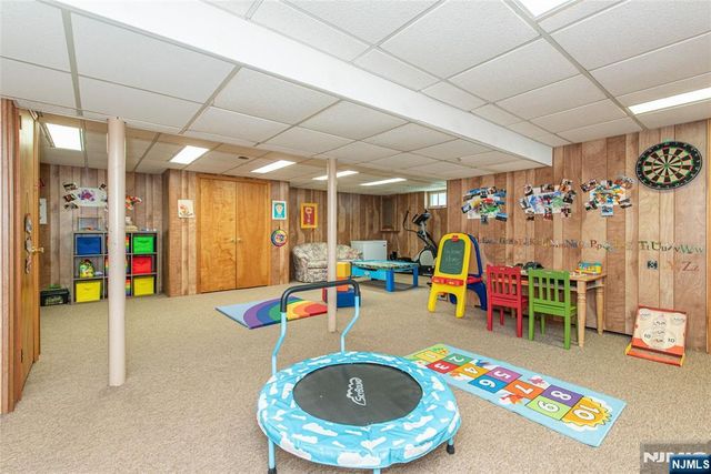 7 Natalie, West Caldwell, NJ 07006