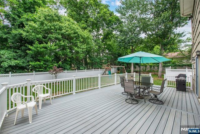7 Natalie, West Caldwell, NJ 07006