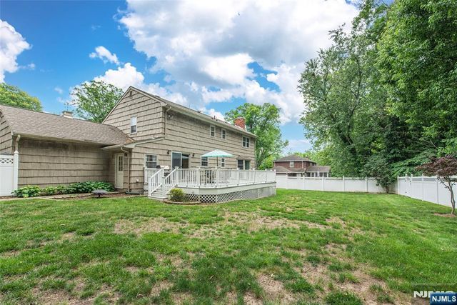 7 Natalie, West Caldwell, NJ 07006