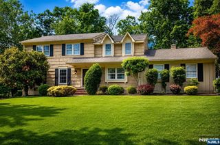 7 Natalie, West Caldwell, NJ 07006