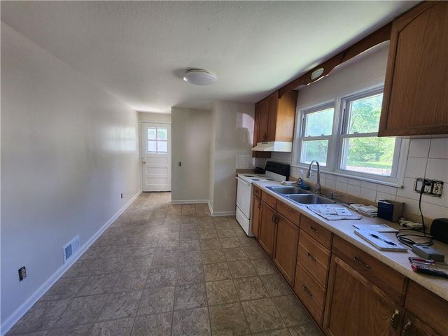1412 S Logan Avenue, Independence, MO 64055