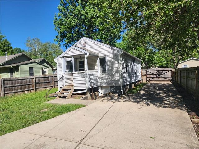 1412 S Logan Avenue, Independence, MO 64055