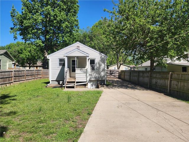 1412 S Logan Avenue, Independence, MO 64055