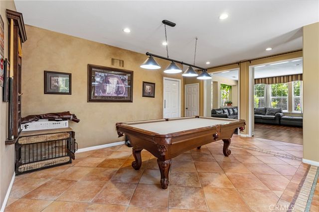 574 Oak Tree Court, Simi Valley, CA 93065