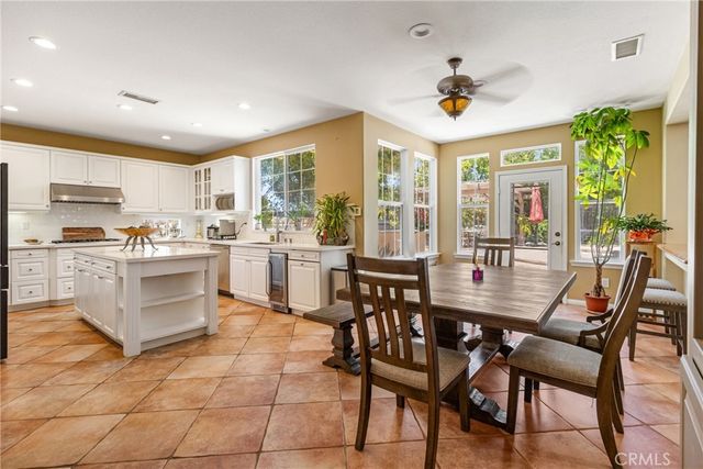 574 Oak Tree Court, Simi Valley, CA 93065