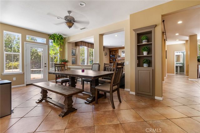 574 Oak Tree Court, Simi Valley, CA 93065