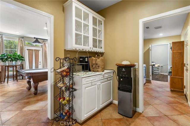 574 Oak Tree Court, Simi Valley, CA 93065