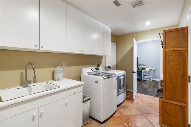 574 Oak Tree Court, Simi Valley, CA 93065