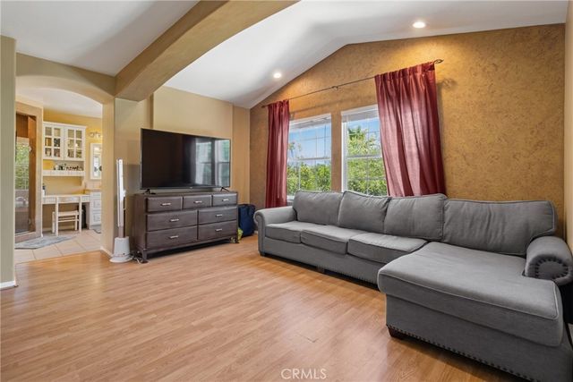 574 Oak Tree Court, Simi Valley, CA 93065