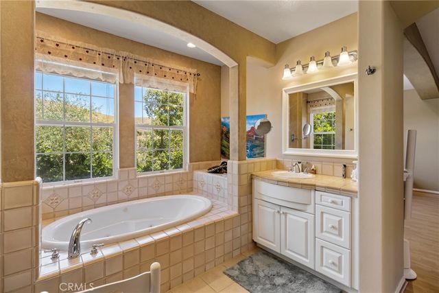 574 Oak Tree Court, Simi Valley, CA 93065