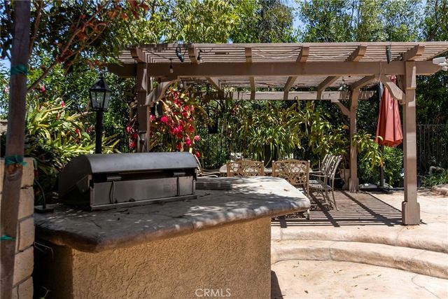 574 Oak Tree Court, Simi Valley, CA 93065