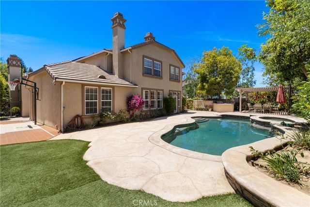 574 Oak Tree Court, Simi Valley, CA 93065