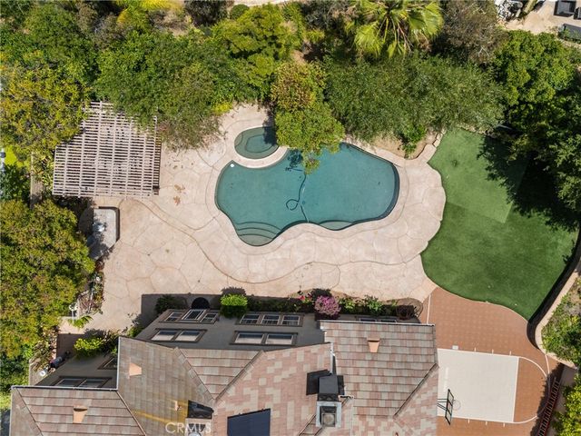 574 Oak Tree Court, Simi Valley, CA 93065