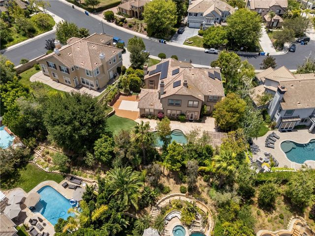 574 Oak Tree Court, Simi Valley, CA 93065