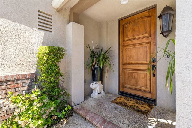 574 Oak Tree Court, Simi Valley, CA 93065