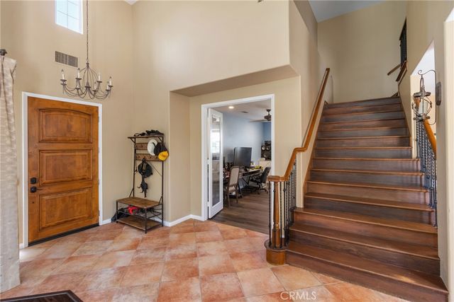 574 Oak Tree Court, Simi Valley, CA 93065