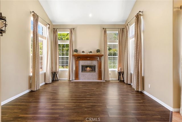 574 Oak Tree Court, Simi Valley, CA 93065