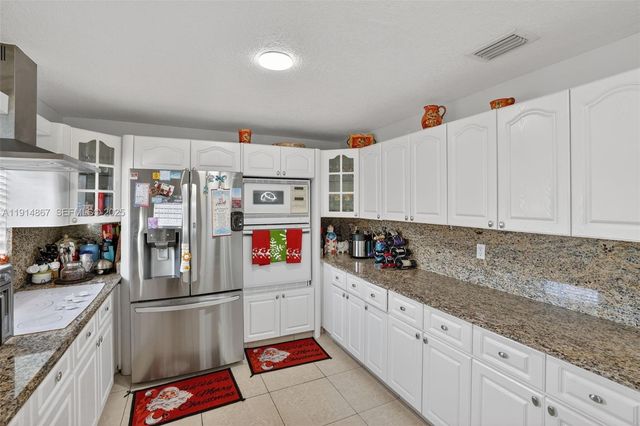 9835 SW 26th Ter, Miami, FL 33165