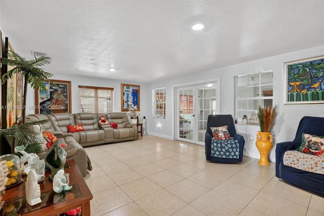 9835 SW 26th Ter, Miami, FL 33165