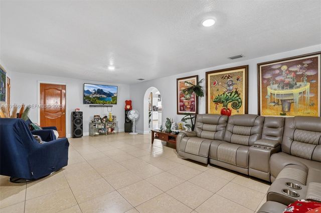 9835 SW 26th Ter, Miami, FL 33165