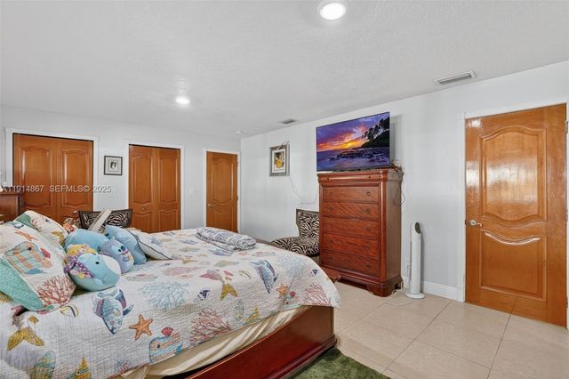 9835 SW 26th Ter, Miami, FL 33165