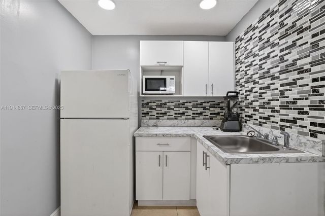 9835 SW 26th Ter, Miami, FL 33165