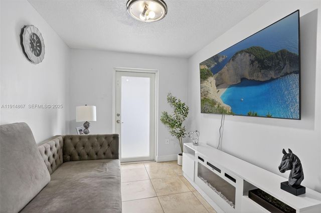 9835 SW 26th Ter, Miami, FL 33165