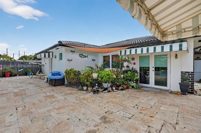 9835 SW 26th Ter, Miami, FL 33165