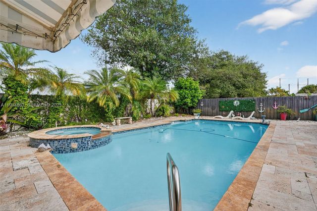 9835 SW 26th Ter, Miami, FL 33165