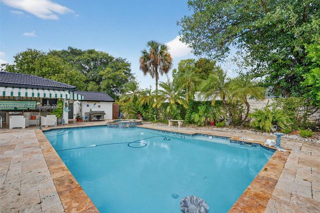 9835 SW 26th Ter, Miami, FL 33165