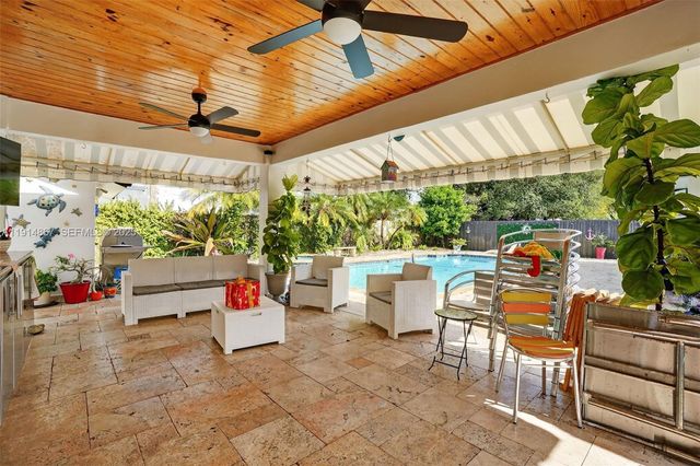 9835 SW 26th Ter, Miami, FL 33165