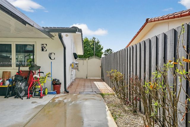 9835 SW 26th Ter, Miami, FL 33165