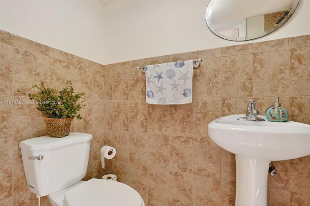 9835 SW 26th Ter, Miami, FL 33165