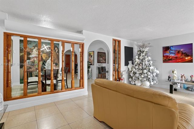 9835 SW 26th Ter, Miami, FL 33165