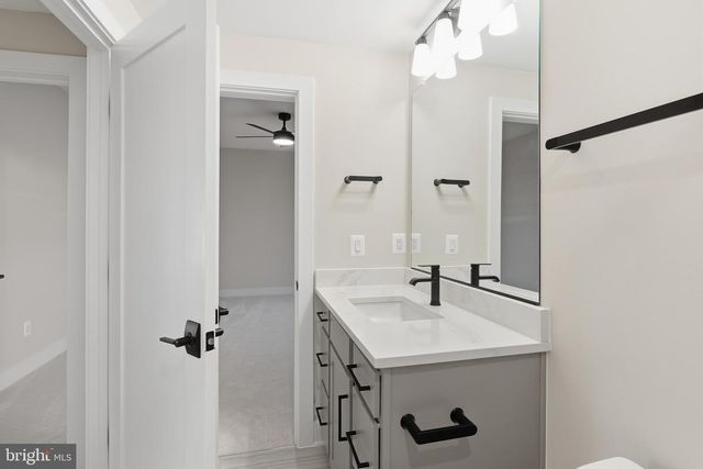 6511 IVY HILL DR, Mclean, VA 22101