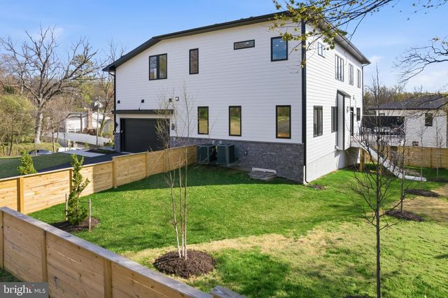 6511 IVY HILL DR, Mclean, VA 22101