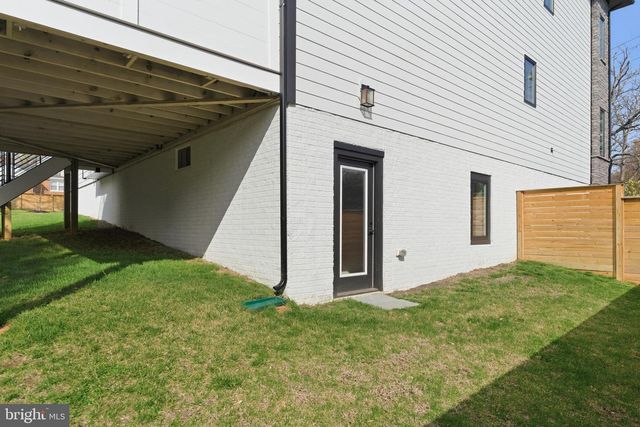 6511 IVY HILL DR, Mclean, VA 22101