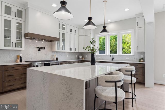 6511 IVY HILL DR, Mclean, VA 22101