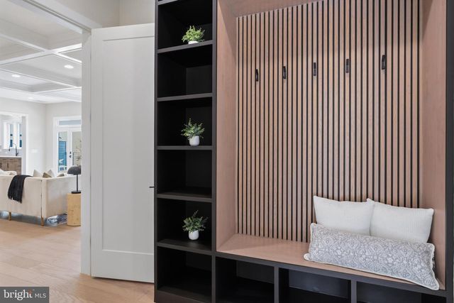 6511 IVY HILL DR, Mclean, VA 22101