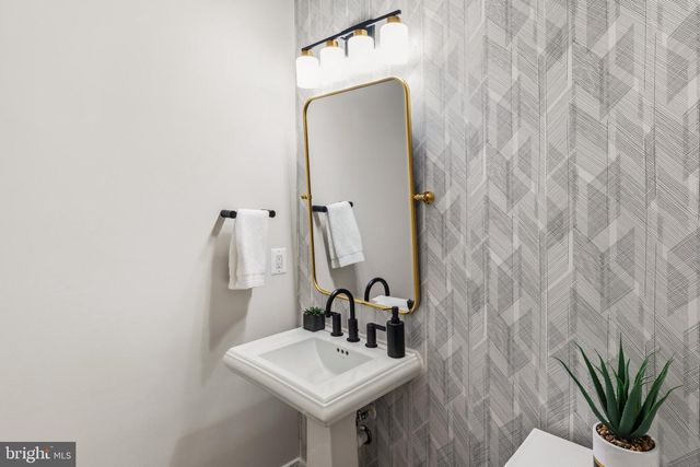 6511 IVY HILL DR, Mclean, VA 22101