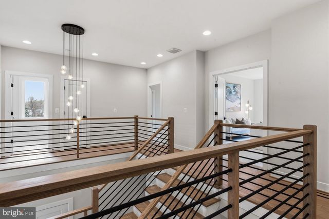 6511 IVY HILL DR, Mclean, VA 22101